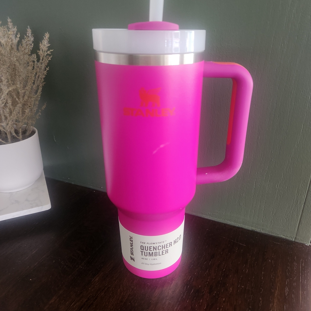 Stanley Pink Quencher H2.0 Tumbler with Handle